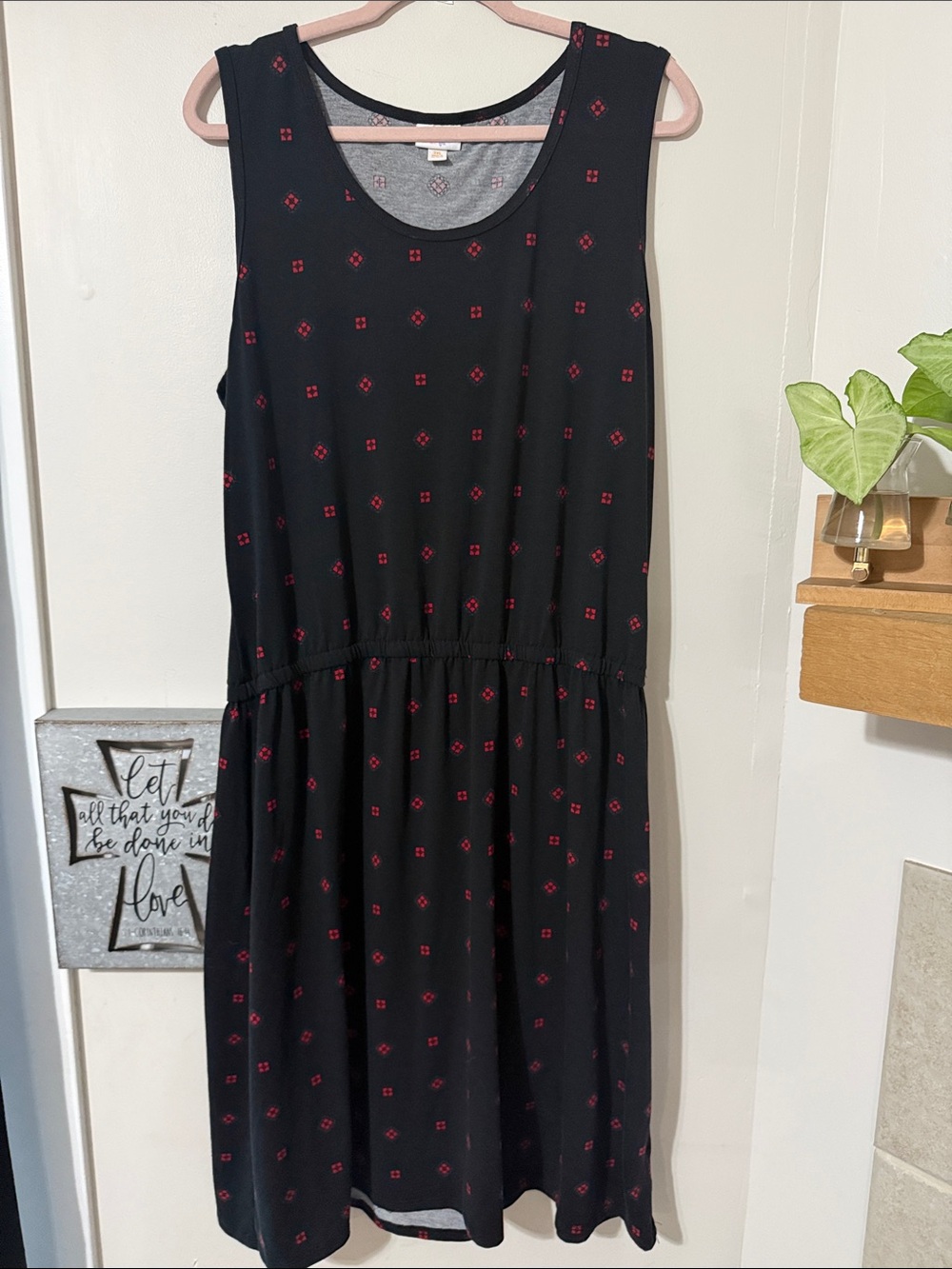 LuLaRoe Gray Top with Pink Accents and Black Trim